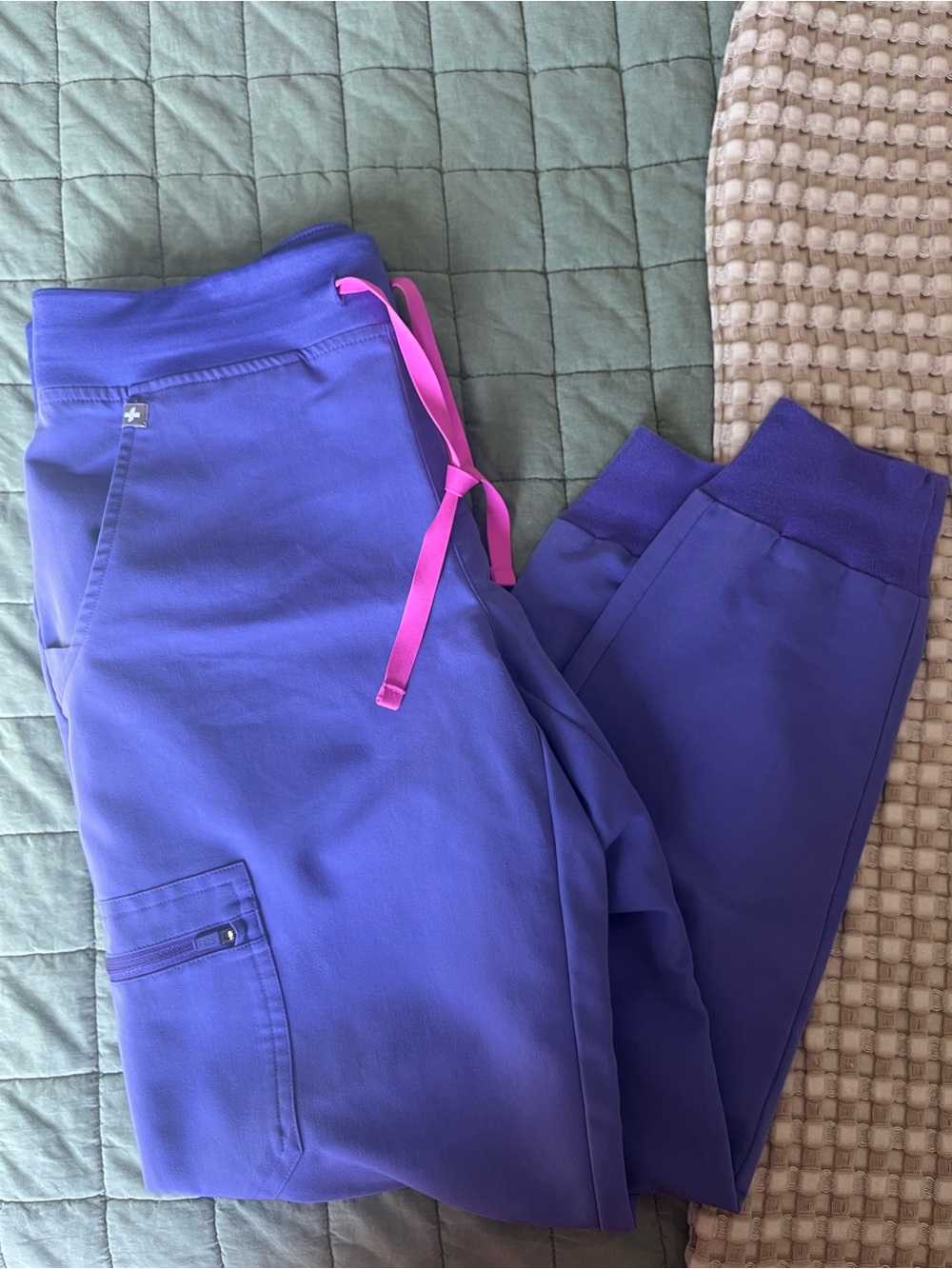 FIGS Zamora Jogger Scrub Pants